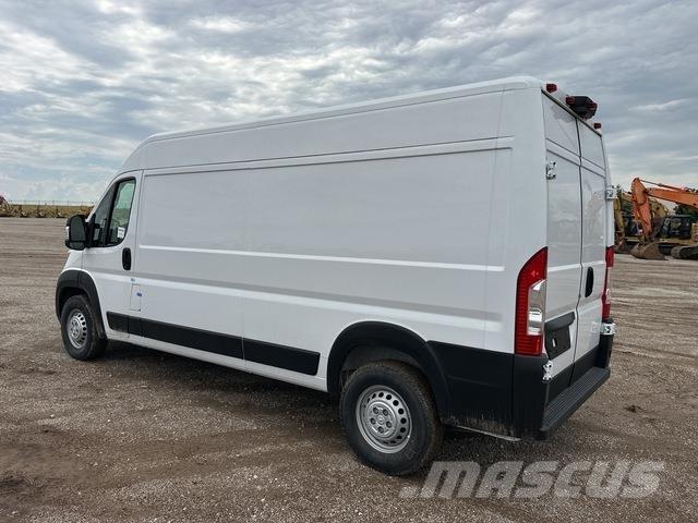 RAM 2500 Kapali kasa kamyonlar