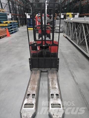 Raymond 8410 Transpaletler