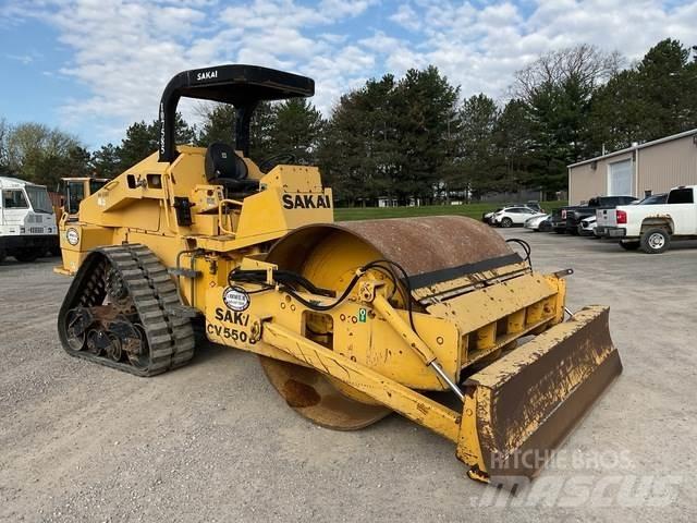 Sakai CV550D Tek tamburlu silindirler