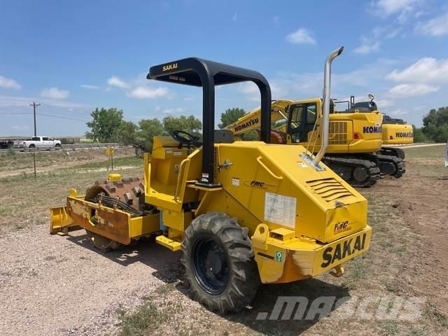 Sakai SV204T Tek tamburlu silindirler
