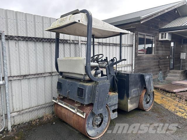 Sakai SW350 Çift tamburlu silindirler