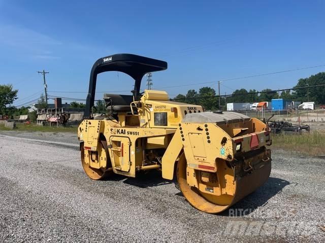 Sakai SW651 Çift tamburlu silindirler