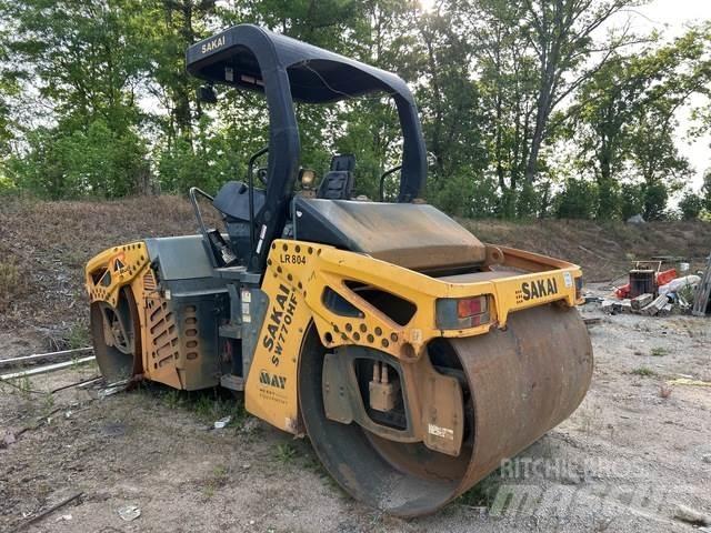 Sakai SW770HF Çift tamburlu silindirler