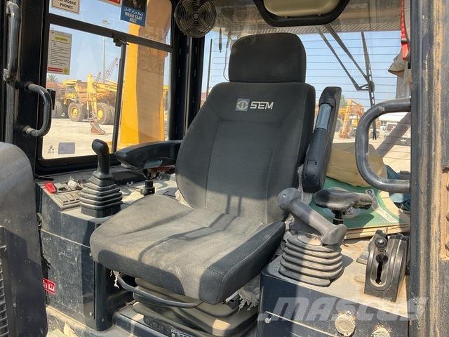 SEM 822D Paletli dozerler