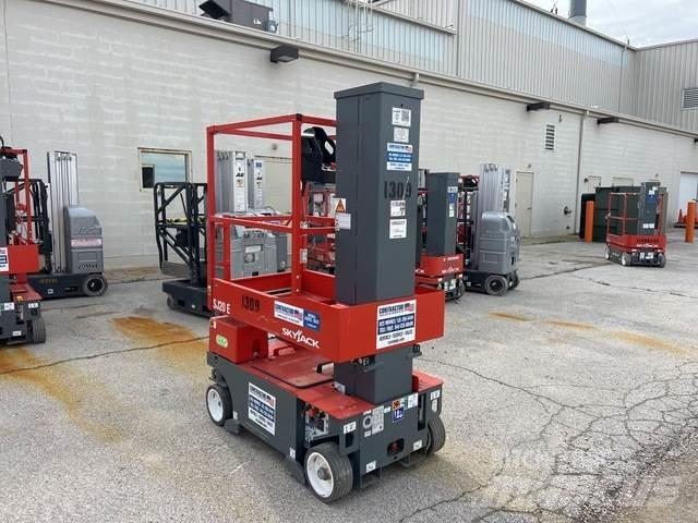 SkyJack SJ20E Personel Platformları ve Cephe Asansörleri
