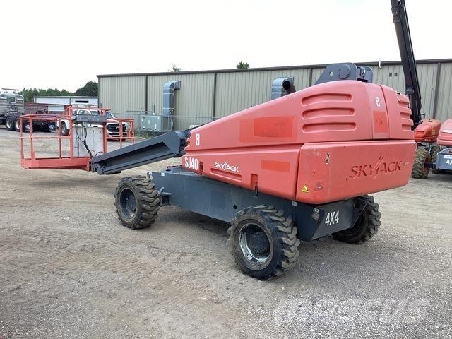 SkyJack SJ40T Teleskopik personel platformları