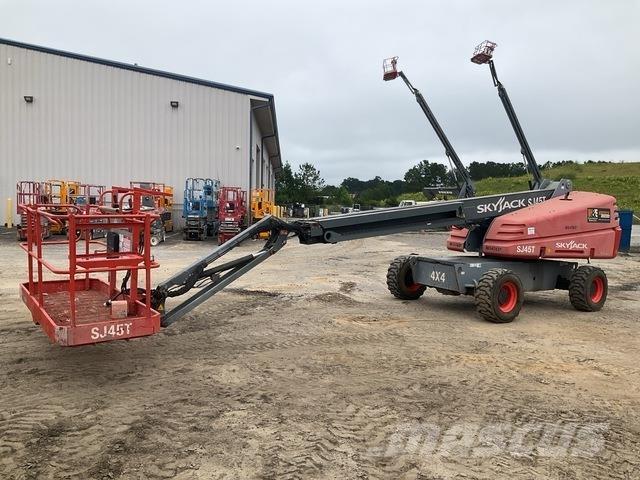 SkyJack SJ45T Teleskopik personel platformları