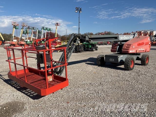 SkyJack SJ45T Teleskopik personel platformları