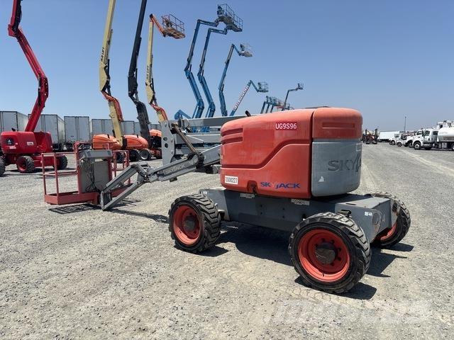 SkyJack SJ46AJ Körüklü personel platformları
