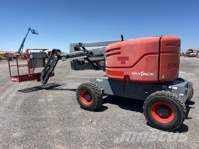SkyJack SJ46AJ Körüklü personel platformları