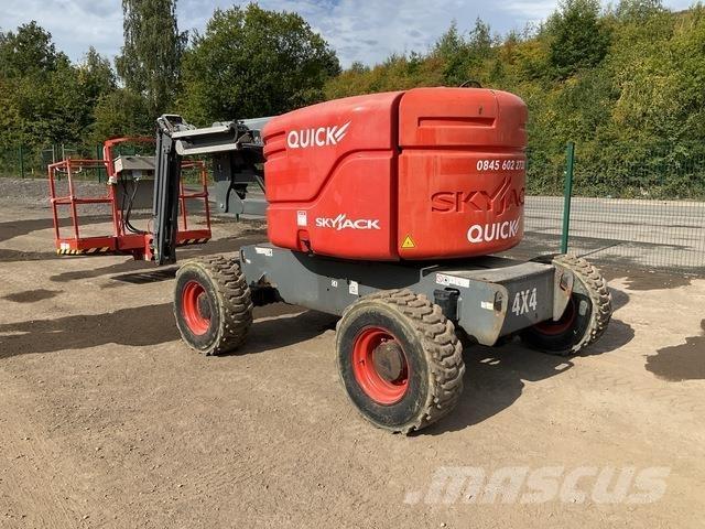 SkyJack SJ46AJ Körüklü personel platformları