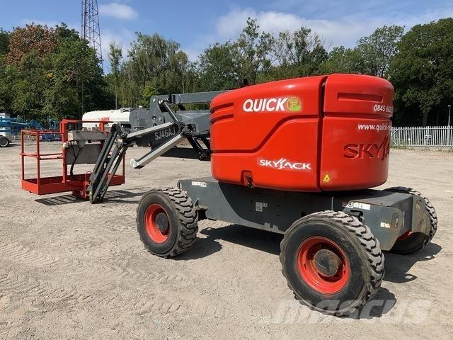 SkyJack SJ46AJ Körüklü personel platformları