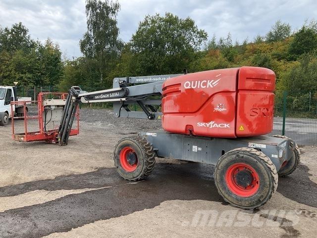 SkyJack SJ51AJ Körüklü personel platformları