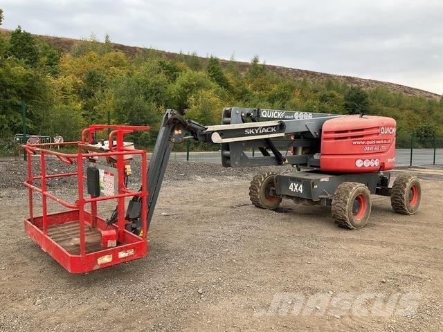 SkyJack SJ51AJ Körüklü personel platformları