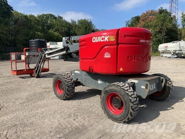 SkyJack SJ51AJ Körüklü personel platformları