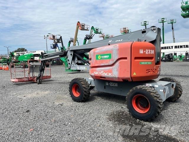 SkyJack SJ63AJ Körüklü personel platformları