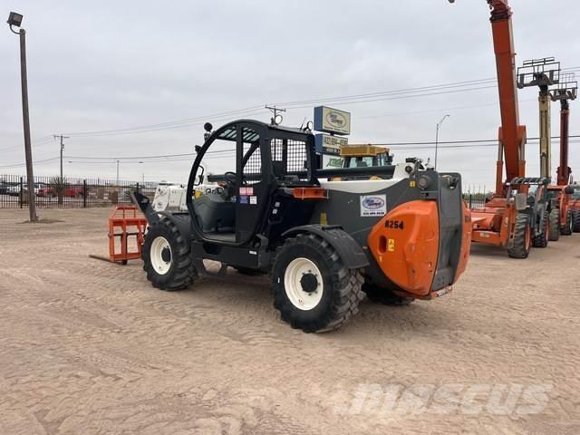 Snorkel SR1054 Teleskopik yükleyiciler
