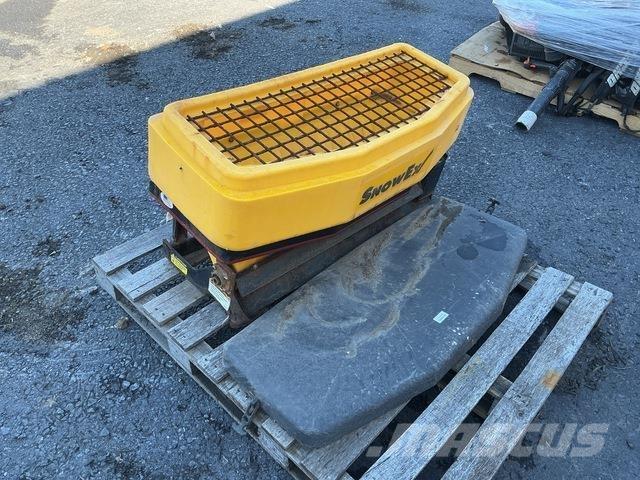 SnowEx SD-600 Kum ve tuz serpiciler