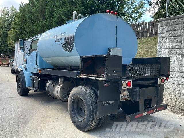Sterling L7500 Diger