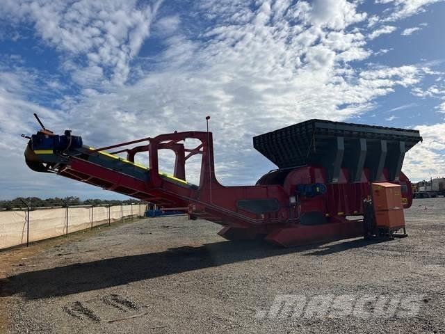 Striker TL2000 Çöp kova ve depolari