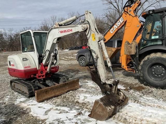 Takeuchi TB240 Paletli ekskavatörler