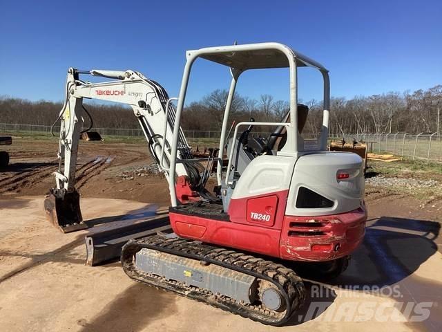 Takeuchi TB240 Paletli ekskavatörler