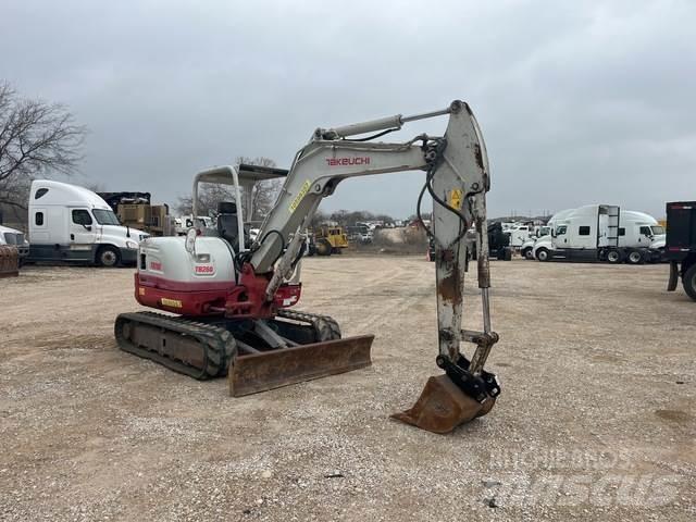 Takeuchi TB260 Paletli ekskavatörler