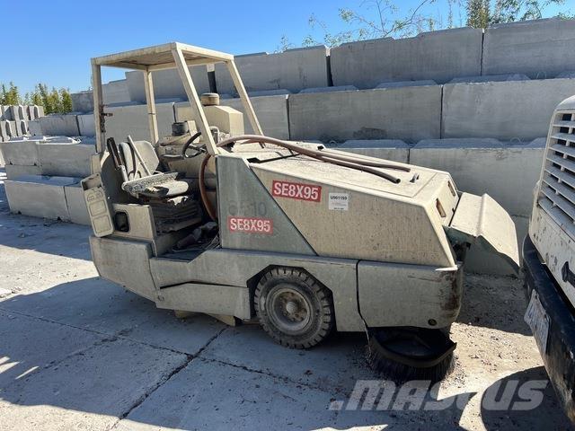 Tennant 800 İç mekan süpürme makineleri