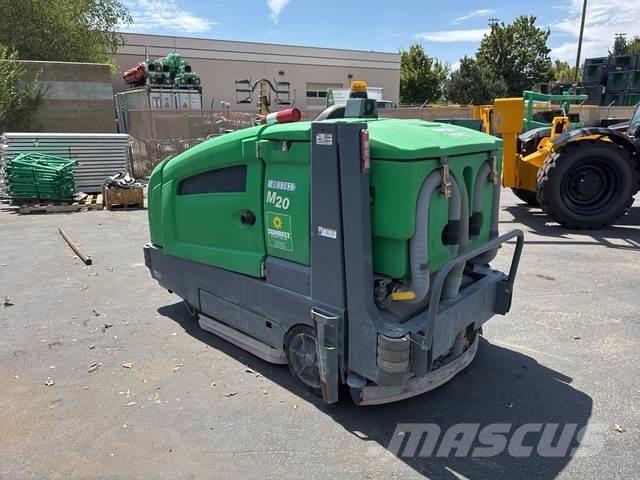 Tennant M20 İç mekan süpürme makineleri