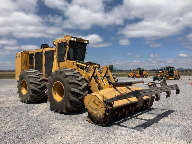 Tigercat 760B Ağaç kesici istifleyiciler