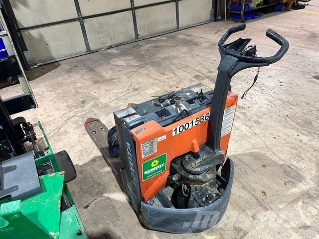 Toyota 8HBW23 Transpaletler