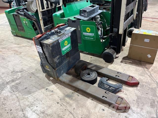 Toyota 8HBW23 Transpaletler