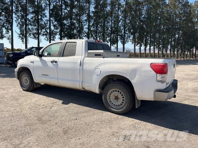 Toyota Tundra Pikaplar