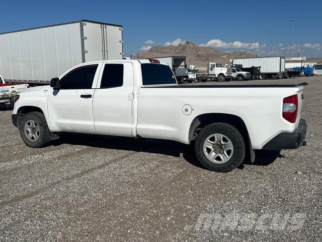Toyota Tundra Pikaplar