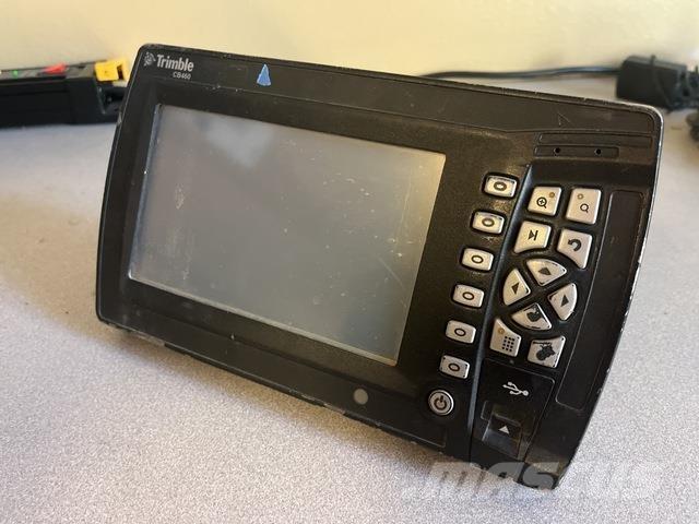 Trimble CB460 Diger