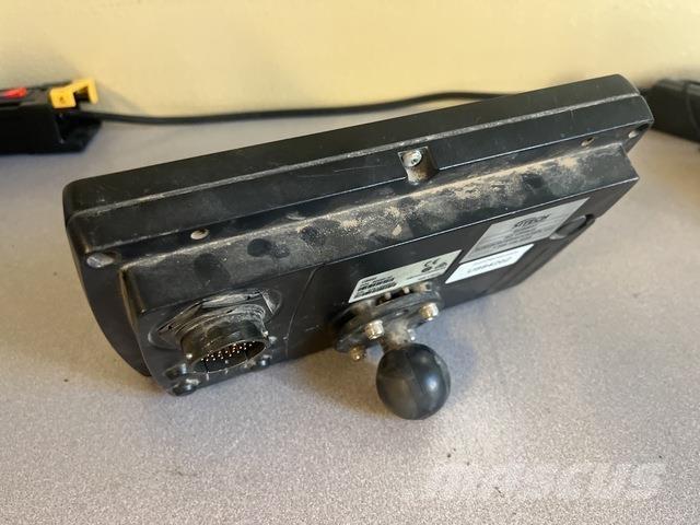 Trimble CB460 Diger