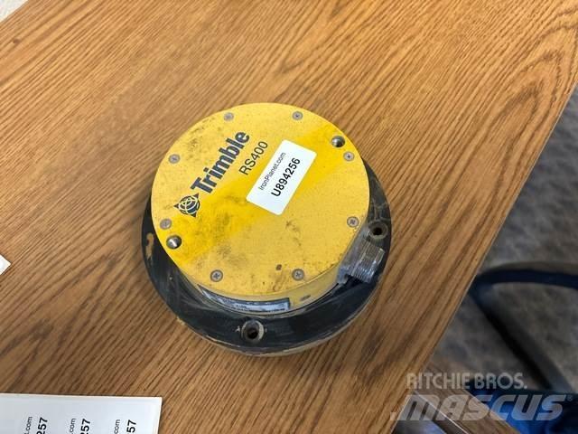 Trimble RS400 Diger