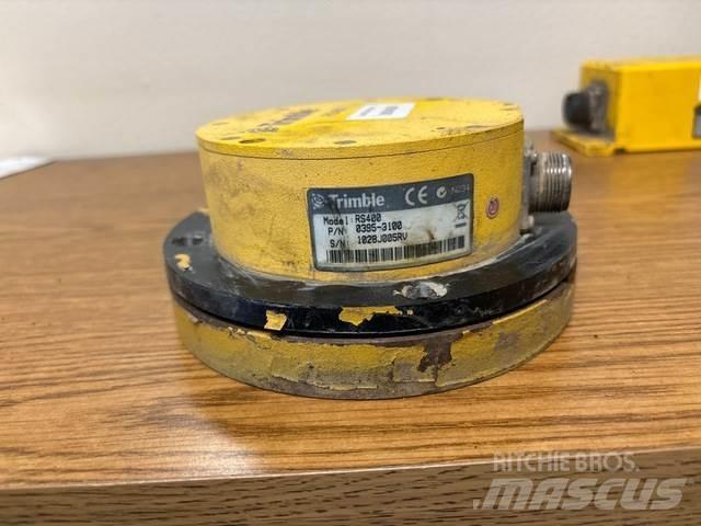 Trimble RS400 Diger