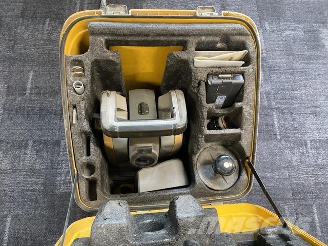 Trimble SPS930 Diger