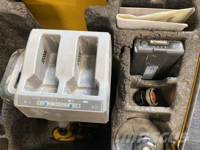 Trimble SPS930 Diger