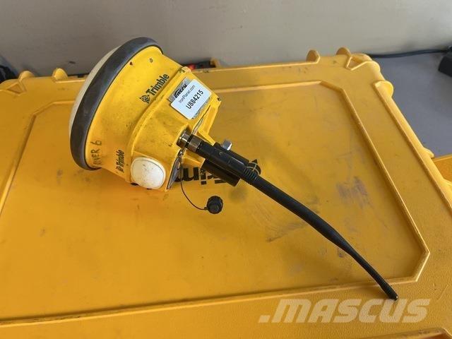 Trimble SPS985 Diger