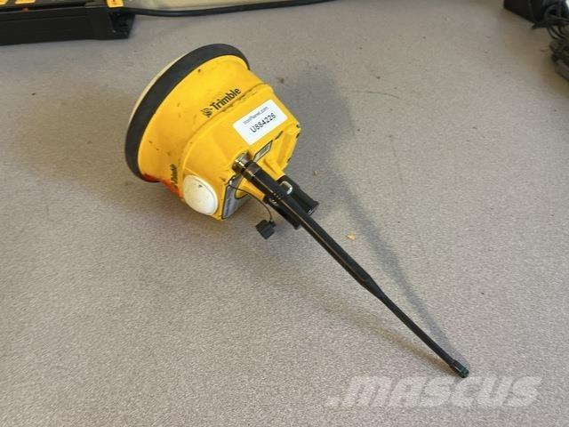 Trimble SPS986 Diger