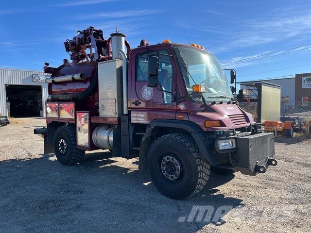 Unimog U5000 Paletli ekskavatörler