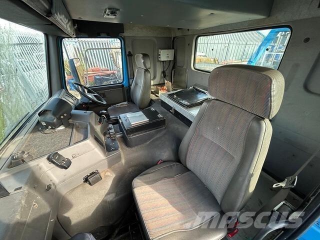 Volvo  Araç üstü platformlar