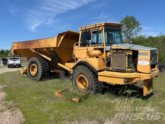 Volvo A25C 6x6 Belden kirma kaya kamyonu