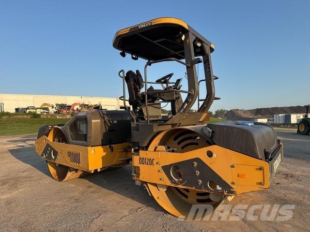 Volvo DD120C Çift tamburlu silindirler