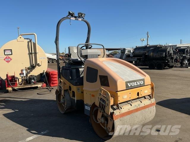 Volvo DD25B Çift tamburlu silindirler