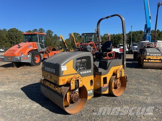 Volvo DD35B Çift tamburlu silindirler