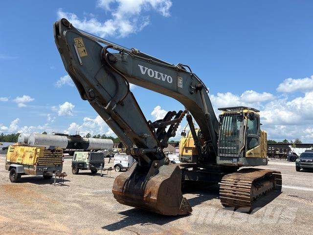 Volvo ECR305CL Paletli ekskavatörler