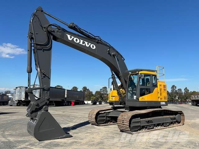 Volvo ECR305CL Paletli ekskavatörler
